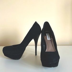 Size 9 Steve Madden 5.5” Velvet High Heel Pumps